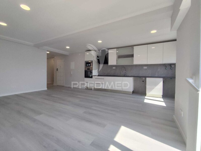 Apartment Refurbished 4 bedrooms Amora Seixal