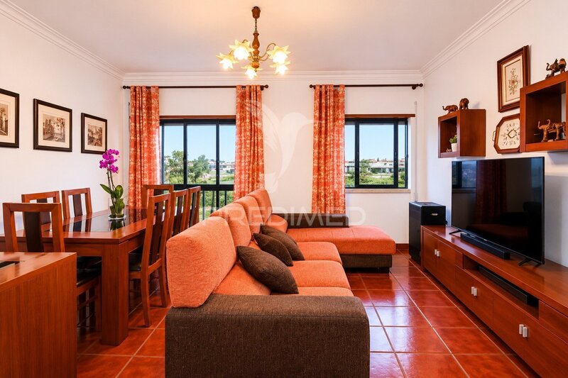 Apartamento T3 no centro Alcochete - 2º andar, r/c, jardim, 3º andar, arrecadação