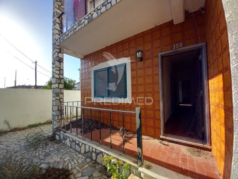 Moradia para renovar V3 São Francisco Alcochete - lareira