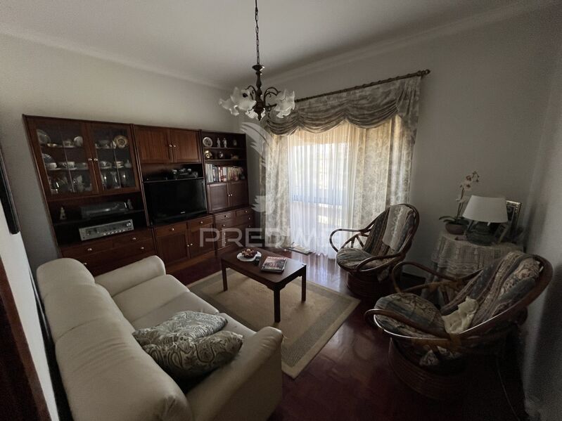 Apartment 3 bedrooms in the center Barreiro - garage, marquee, balcony