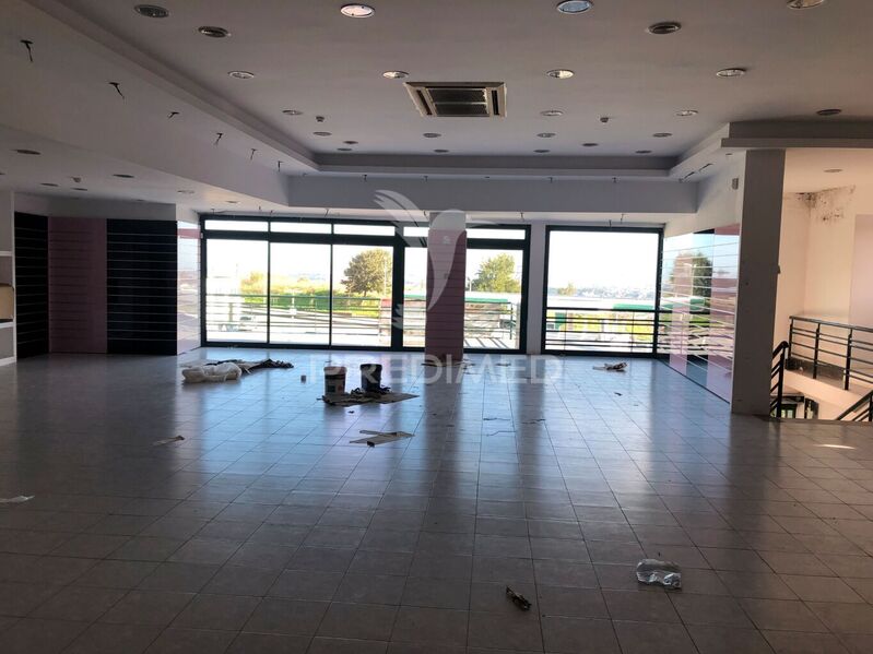 Warehouse with 490sqm Mina de Água Amadora - easy access