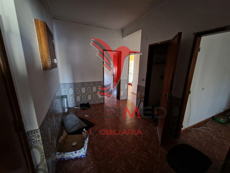 Venda de Apartamento T2 Vila Franca de Xira - 3º andar, piscina