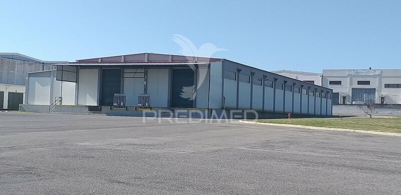 Warehouse Industrial with 1800sqm Sintra - parking lot, air conditioning