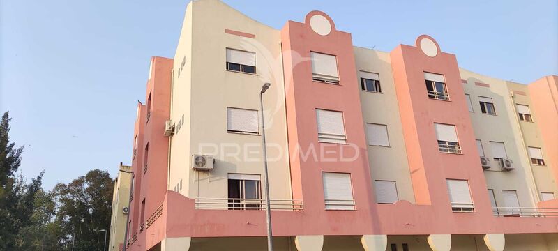 Apartment T4 Almeirim - kitchen, swimming pool