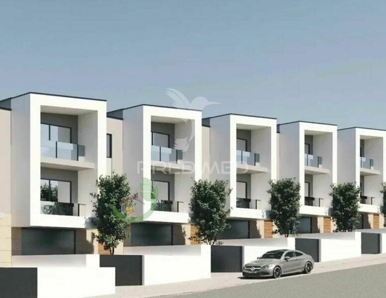 House townhouse V3 Vila Verde - balconies, terrace, quiet area, garage, balcony