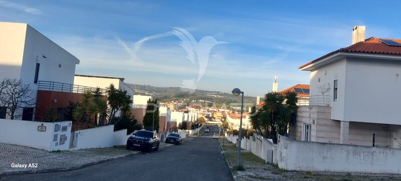 Land with 500sqm Loures
