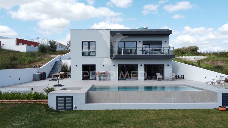 Moradia Moderna V3 Cadaval - piso radiante, varanda, piscina, mobilado, painel solar, jardim, ar condicionado