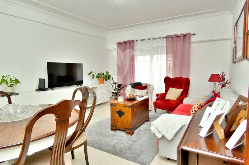 Apartment 3 bedrooms excellent condition Samora Correia Benavente - ground-floor, kitchen, store room, fireplace