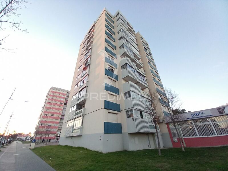 апартаменты с ремонтом T2 Santo António da Charneca Barreiro