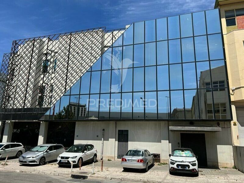 Warehouse with 4830sqm Loures