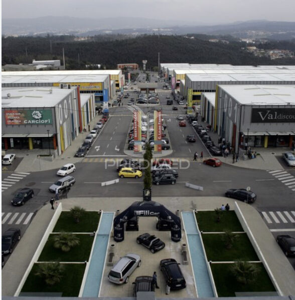 Warehouse with 1000sqm Ribeirão Vila Nova de Famalicão