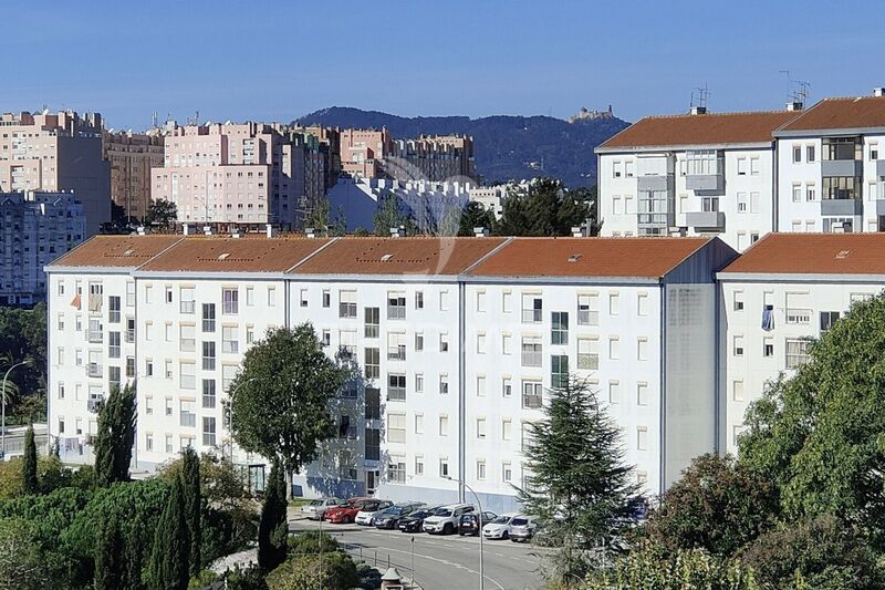апартаменты T3 Sintra - 3º этаж, маркиза, веранда