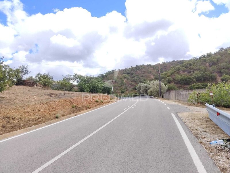 Land Urban with 7500sqm Alte Loulé - excellent access, water