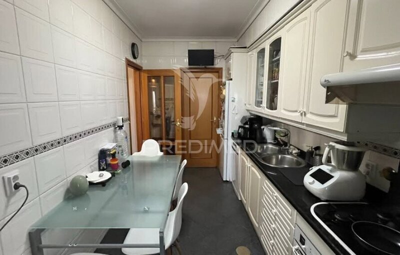 Apartamento T2 Vila Nova de Gaia - excelente ubicación, equipado, garaje, plaza de garaje, chimenea, aislamiento térmico