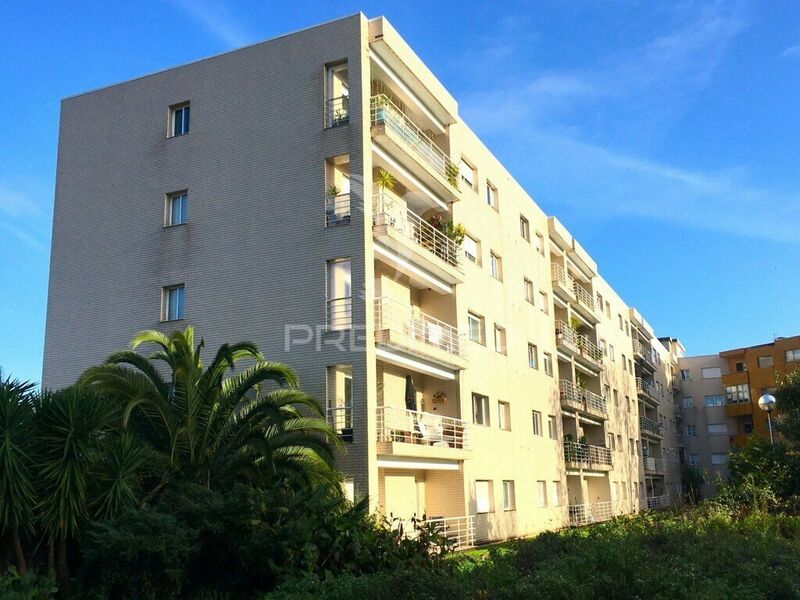 Apartment 2 bedrooms Rio Tinto Gondomar - balcony, fireplace, kitchen, swimming pool