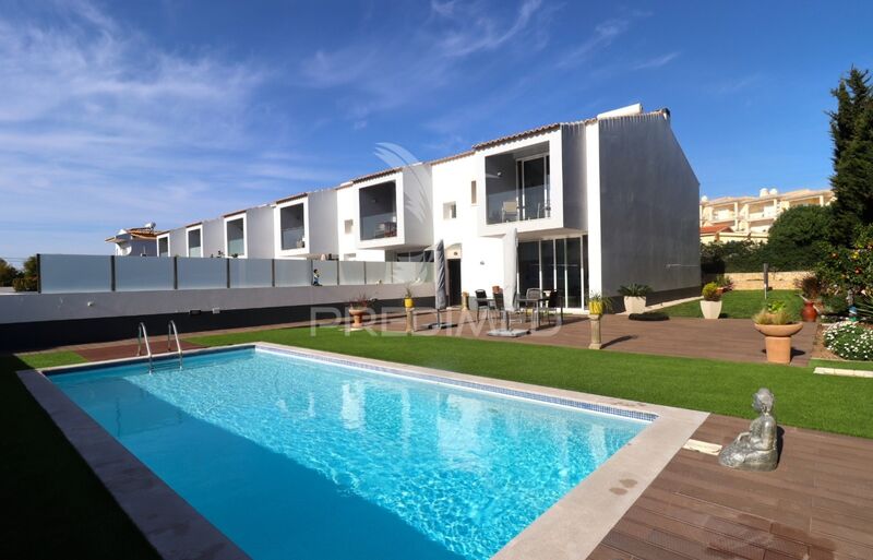 Moradia V3 Albufeira - vidros duplos, ar condicionado, equipado, painéis solares, terraços, garagem, piscina