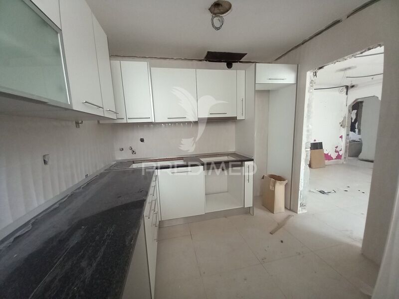 Apartamento Remodelado T4 Montijo - vidros duplos