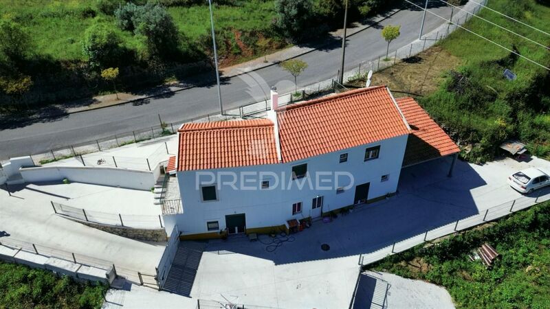 House/Villa V5 Alcanena - excellent location, green areas, garage