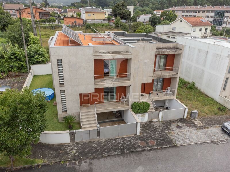 Moradia V3 em excelente estado Gualtar Braga - alarme, piso radiante, jardim, aquecimento central, garagem, cozinha equipada, ar condicionado