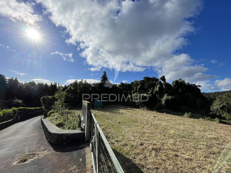 Land Rustic with 1694sqm Urzelina (São Mateus) Velas - construction viability
