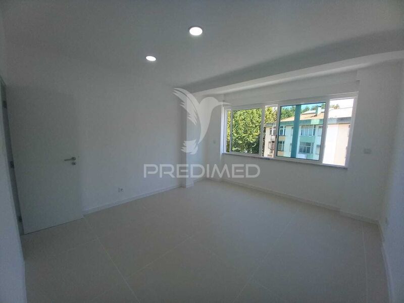 Apartamento T2 Remodelado São Sebastião Setúbal - vidros duplos