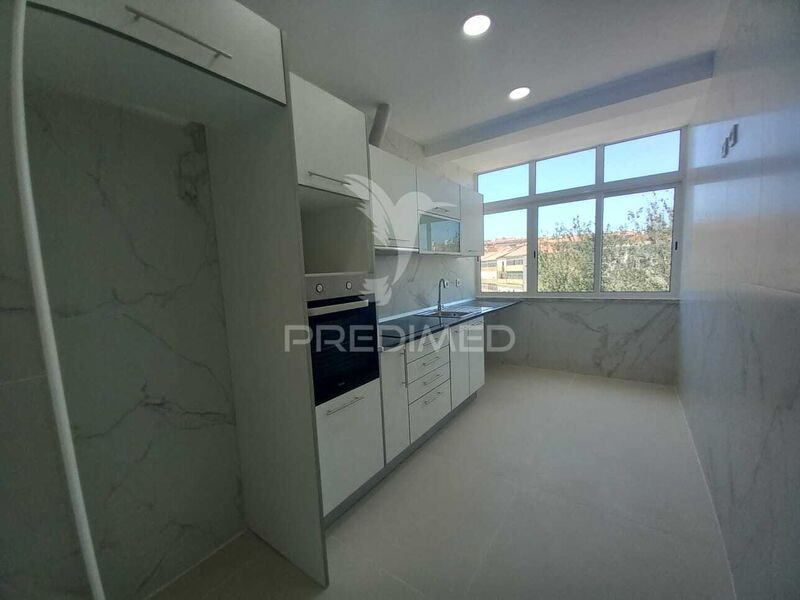 Apartment 2 bedrooms Refurbished São Sebastião Setúbal - double glazing