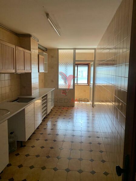 Apartamento no centro T2 Póvoa de Varzim para comprar - varanda, cozinha equipada