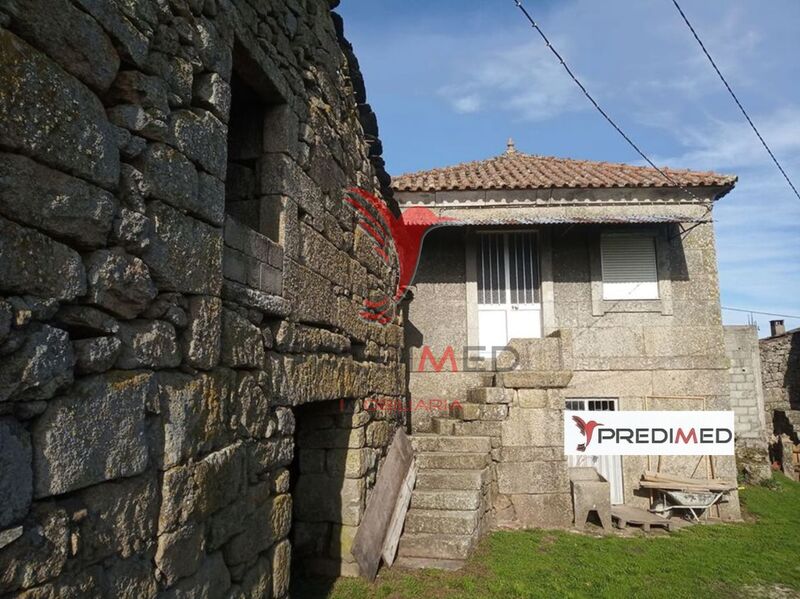 House to recover 3 bedrooms Pena Vila Real