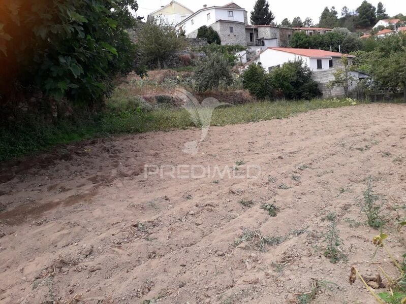 Terreno novo com 1035m2 Trancoso