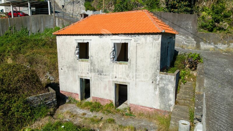 House 3 bedrooms Modern in ruins Tabua Ribeira Brava