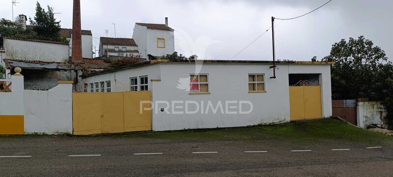 Warehouse with 180sqm Gavião - storage room