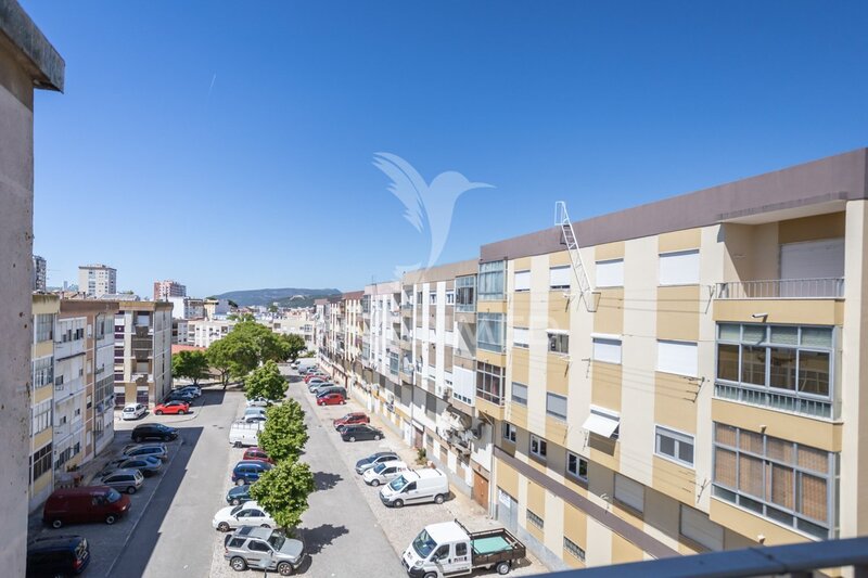 Apartamento con buenas áreas T3 São Sebastião Setúbal