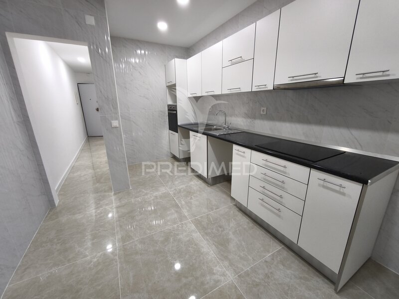 Appartement Opgeknapt T1 Moita - terras, dubbel glas