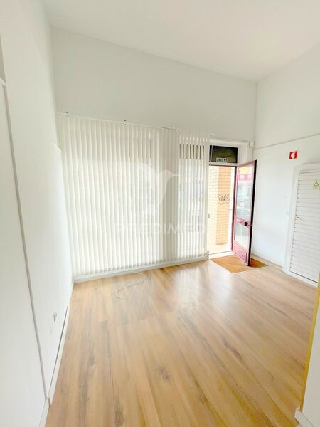 Boutique équipé en zone résidentielle Matosinhos - wc
