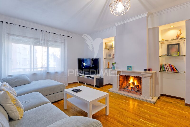 Apartamento T2 Corroios Seixal - arrecadação, jardins