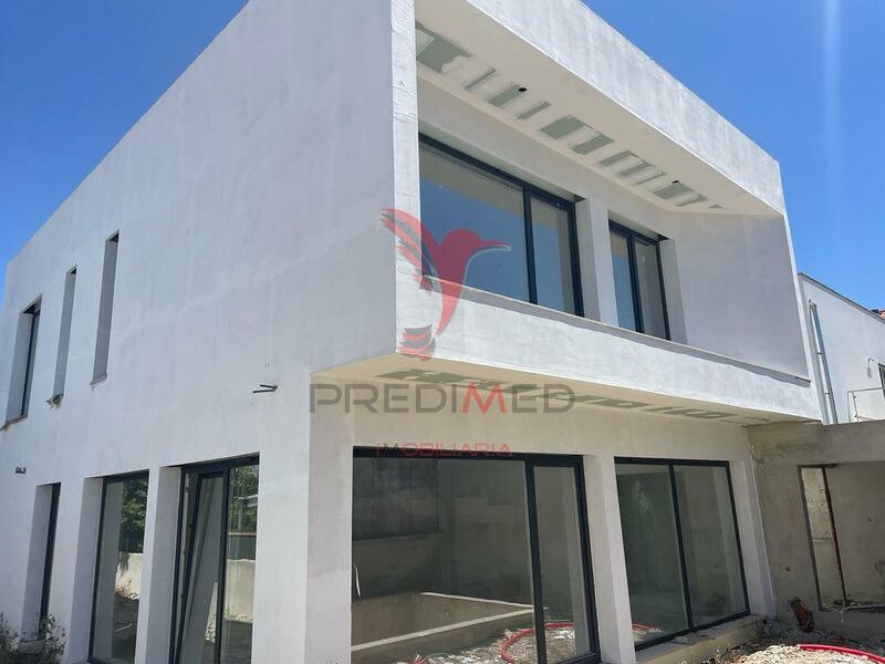 House Modern 3 bedrooms Almada - heat insulation, double glazing, swimming pool, garage, excellent location, balcony, balconies, equipped kitchen