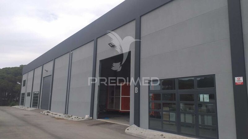 Warehouse new with 1000sqm Terrugem Sintra - easy access, parking lot