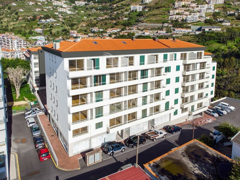 Apartment T2 in the center Caniço Santa Cruz