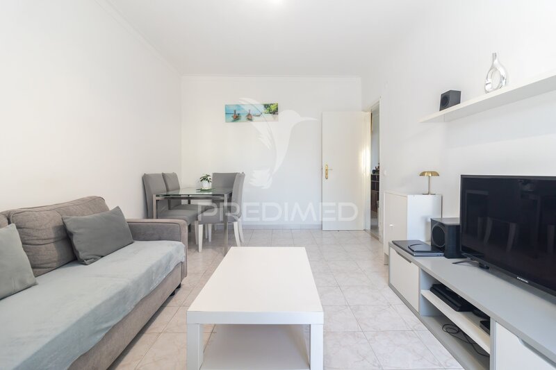 Apartamento T3 com boas áreas Corroios Seixal - arrecadação, varandas