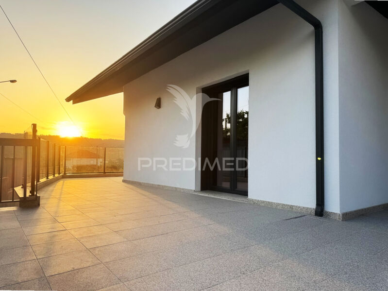 Moradia V3 Fornelos Fafe - garagem, zona calma, jardim