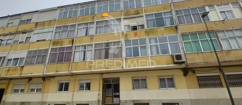 апартаменты T3 с ремонтом в центре Algueirão-Mem Martins Sintra - двойные стекла, 3º этаж