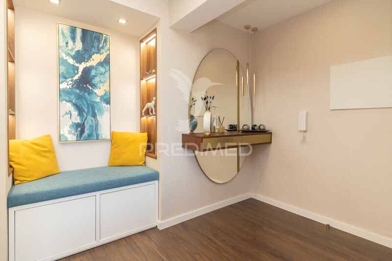Apartamento Remodelado bem localizado T3 Barreiro - ar condicionado, varanda, equipado, 3º andar