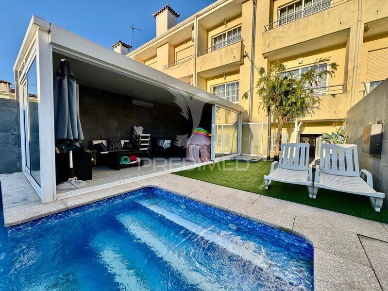 House 3 bedrooms Sande (São Martinho) Guimarães - equipped kitchen, central heating, boiler, balcony, balconies, swimming pool, double glazing, garden, garage