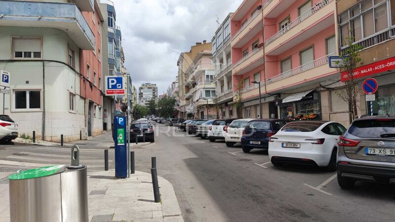 Apartment Modern well located 2 bedrooms Oeiras - double glazing, terrace, green areas, thermal insulation