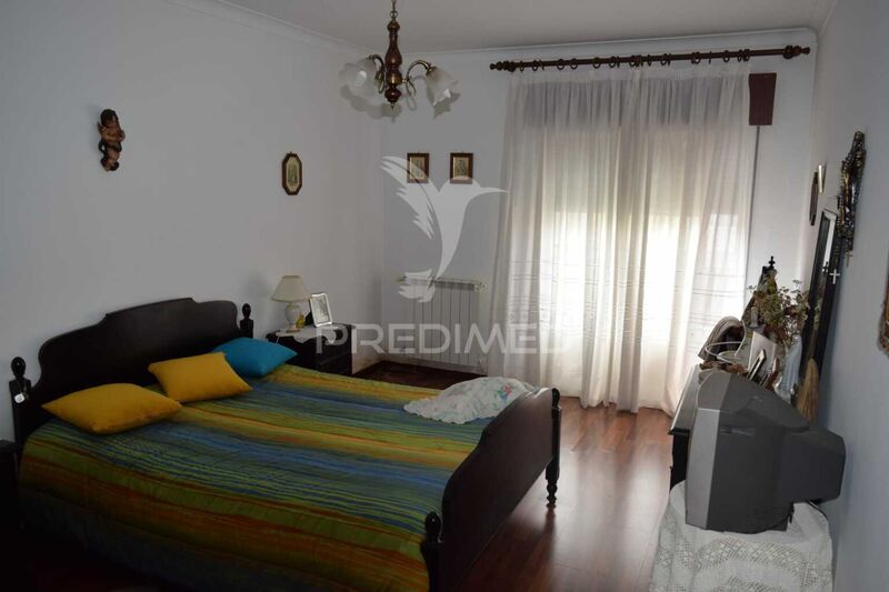 Apartment T2 Salvaterra de Magos - terrace, barbecue, central heating, swimming pool, kitchen, attic, store room