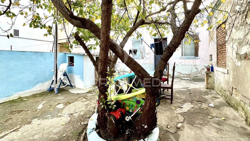 Moradia Térrea para renovação Almada - quintal