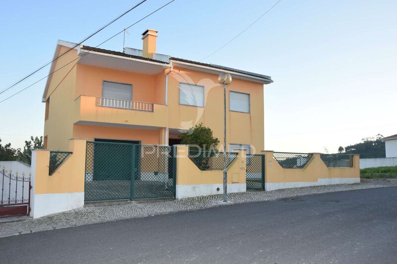 House 4 bedrooms Torres Vedras - balcony, swimming pool, fireplace, balconies, attic, garage