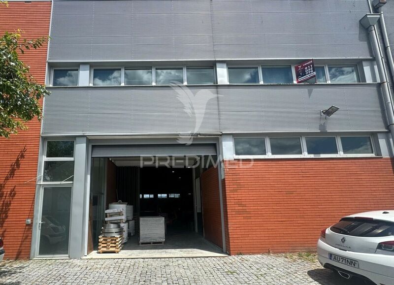 Armazém Industrial na zona industrial Guimarães - wc