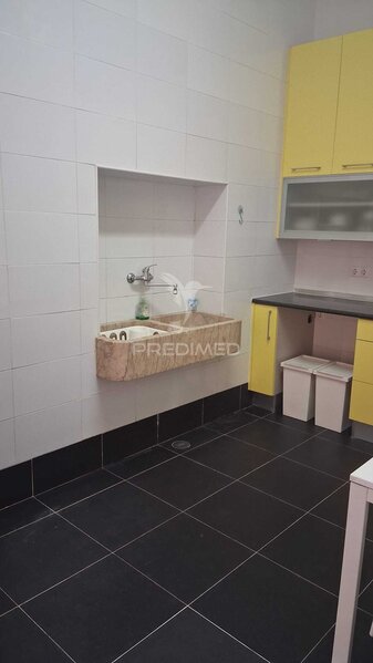 Apartamento T4 Arroios Lisboa - cozinha equipada
