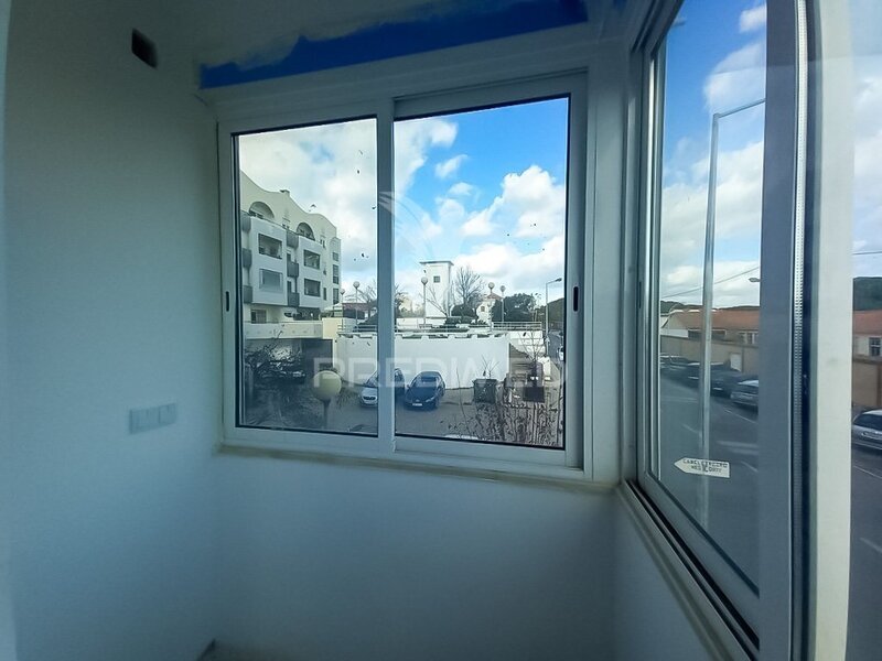 Apartment Refurbished 4 bedrooms Almada - 1st floor, double glazing